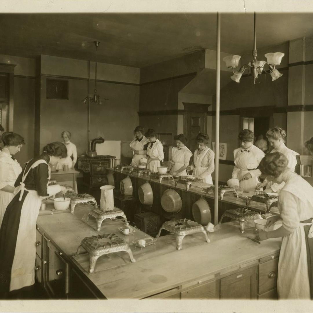 Duluth cooking class, 1920s